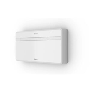 Climatiseur monobloc sans unite exterieure Olimpia Splendid Unico EVO, vu de trois quarts, boitier mural entierement blanc avec logo UNICO